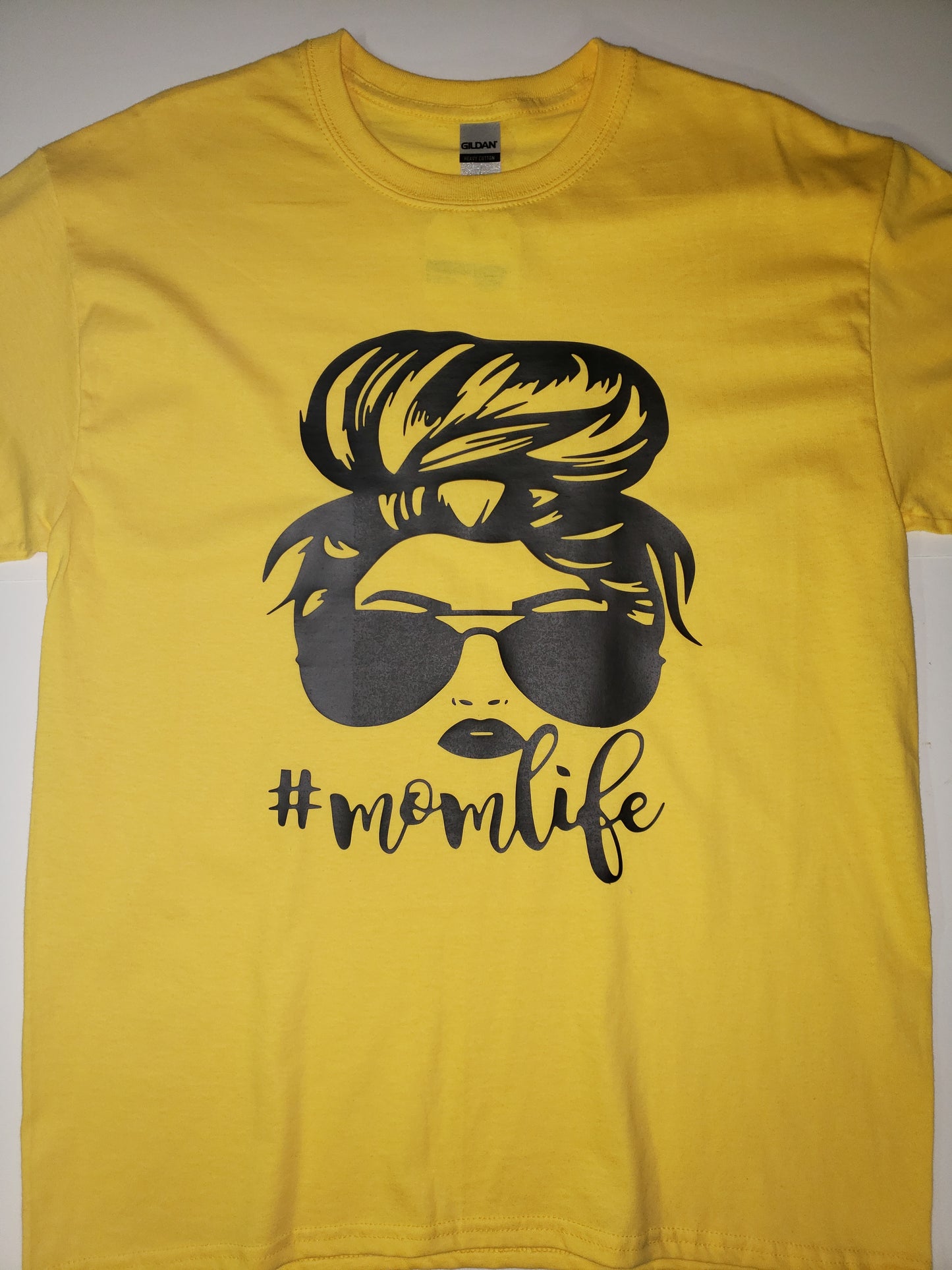 "#MomLife" Custom T-shirt