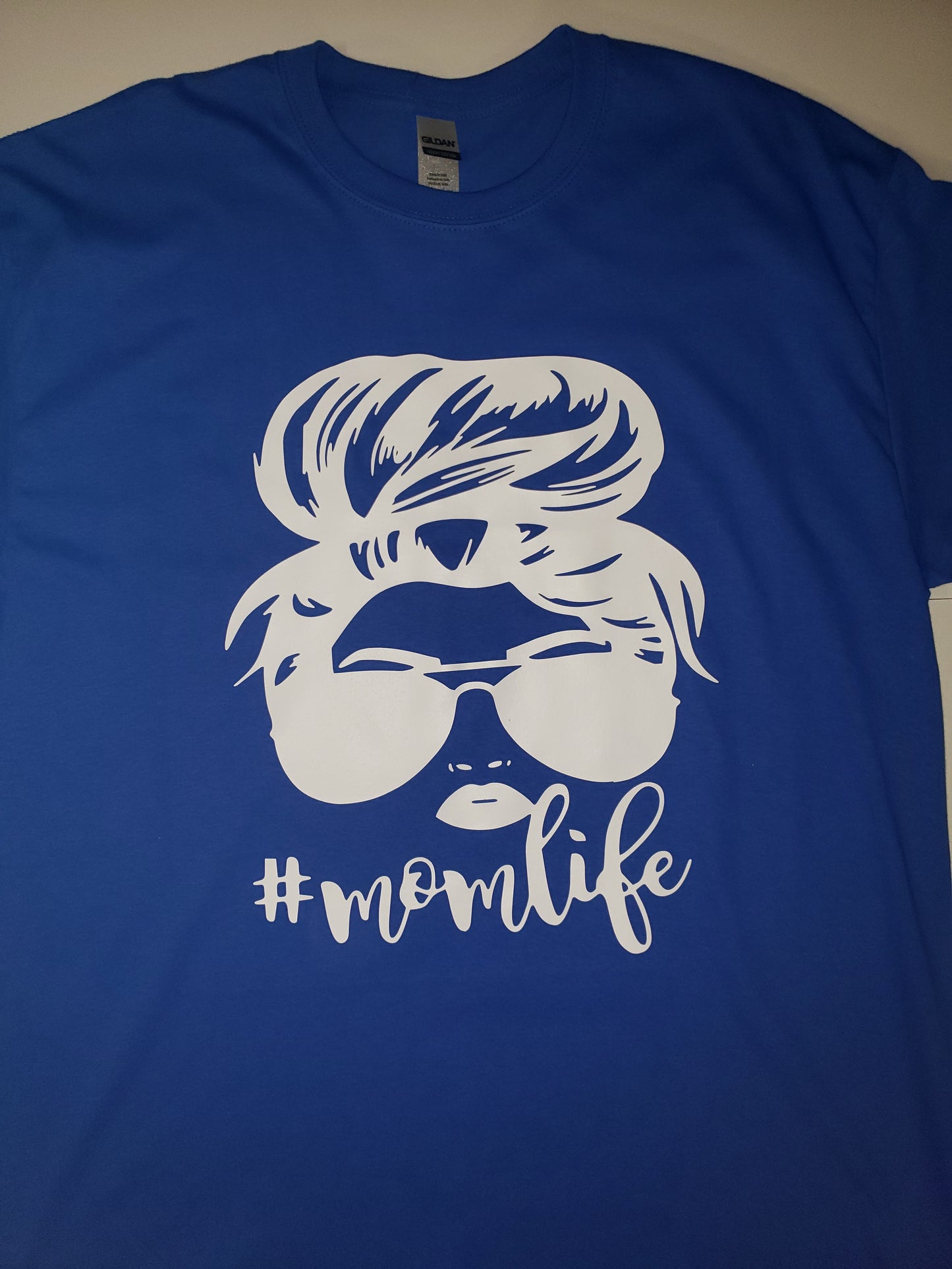 "#MomLife" Custom T-shirt